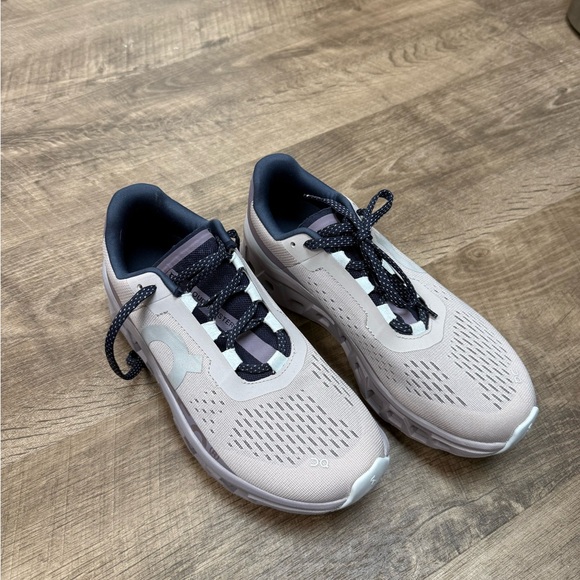 On Running Shoes - On Cloud cloudmonster 8.5